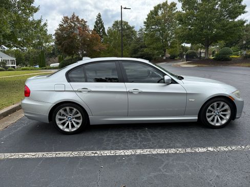 Used 2011 BMW 328i Sedan image 2