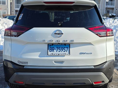 Used 2021 Nissan Rogue SV image 6