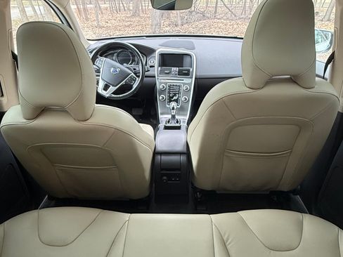 Used 2016 Volvo XC60 T6 Platinum w/ Climate Package image 8