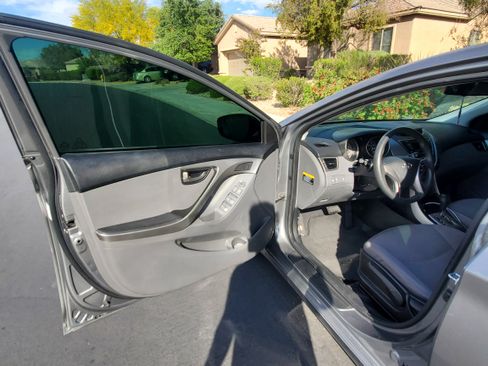 Used 2013 Hyundai Elantra GLS image 8