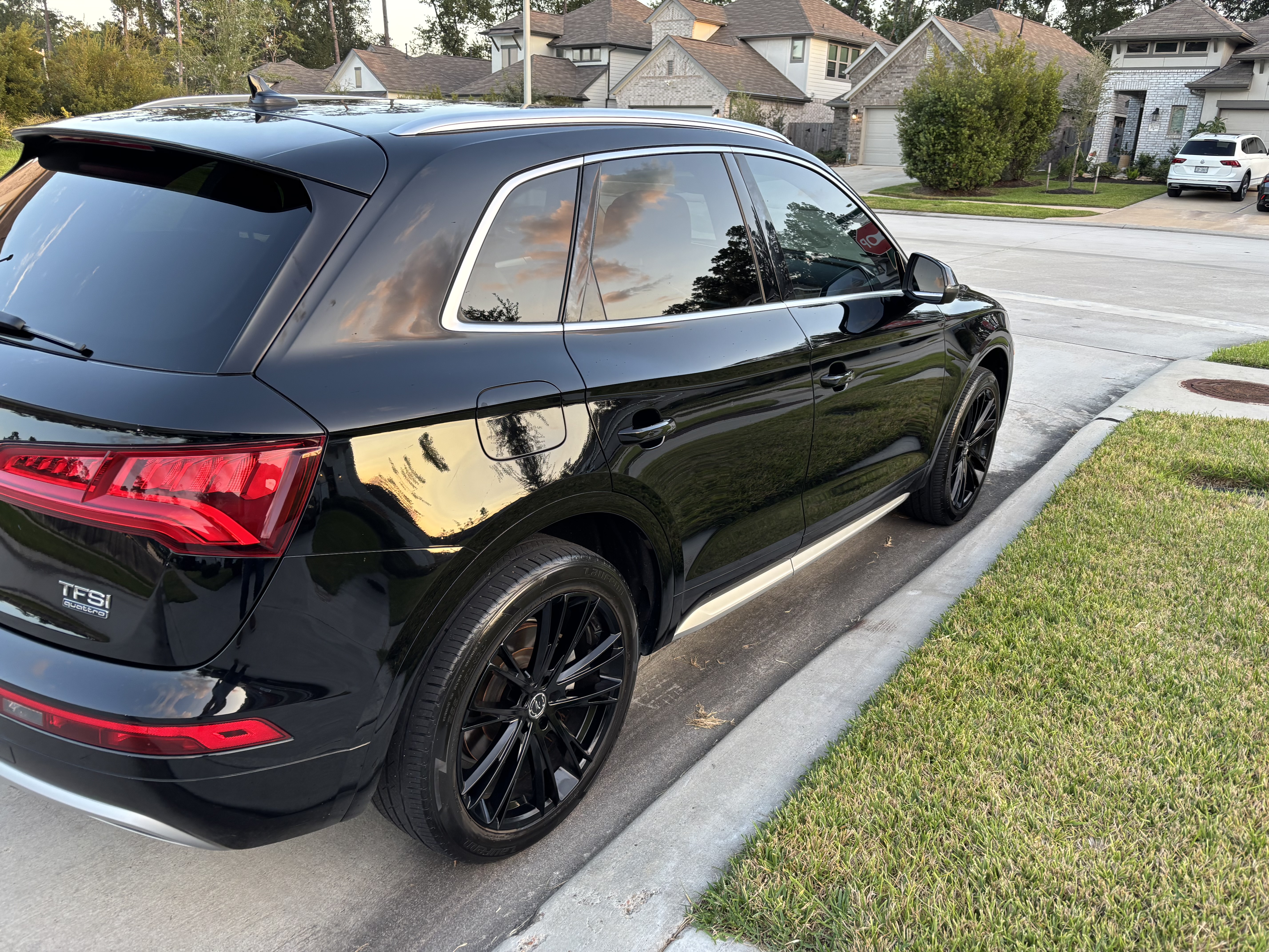 Used 2018 Audi Q5 2.0T Premium AWD/4WD image 2