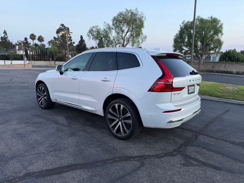 Used 2023 Volvo XC60 B5 Ultimate w/ Climate Package FWD image 13