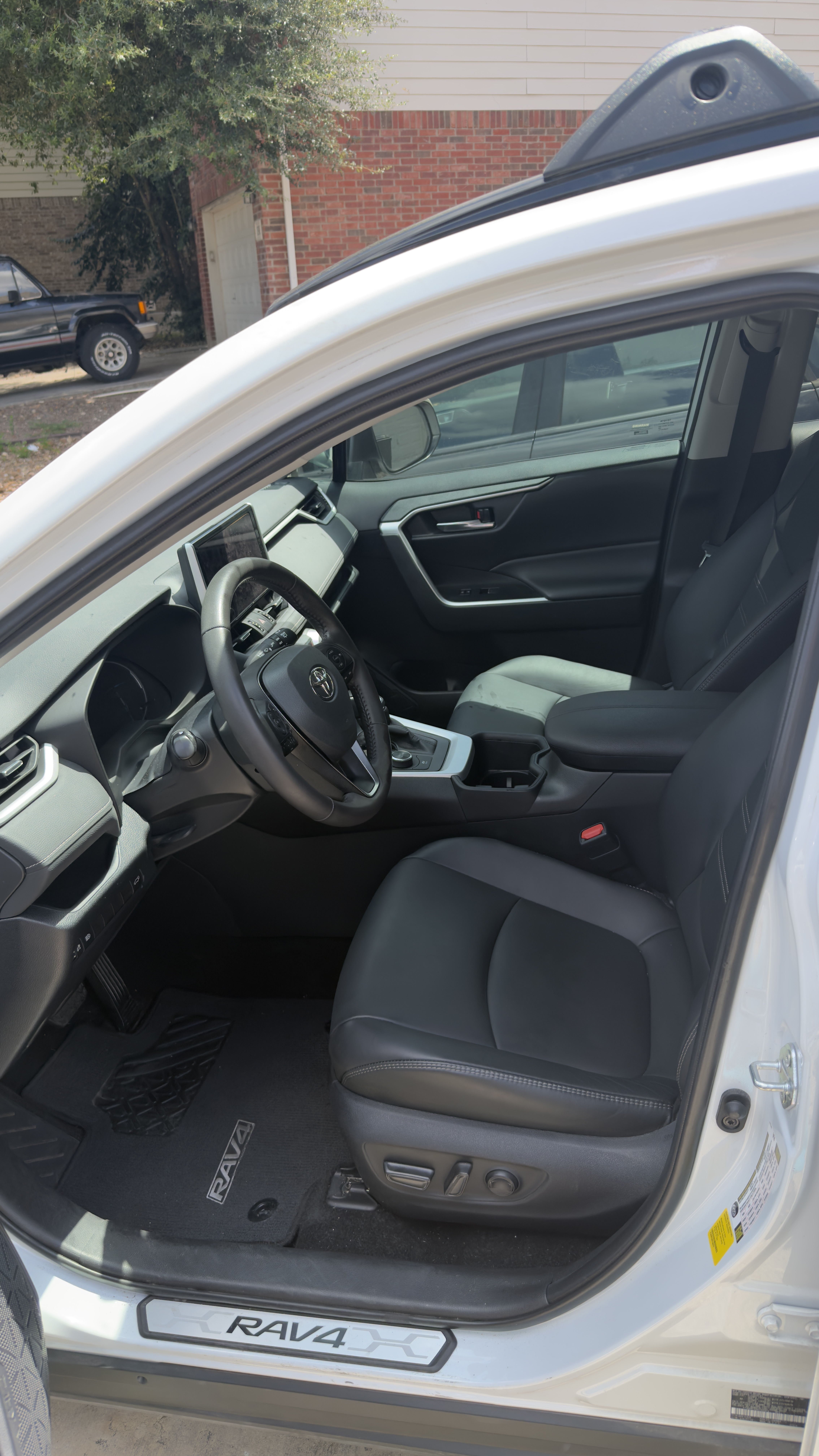 Used 2024 Toyota RAV4 XLE Premium AWD/4WD image 2