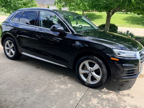 Used 2020 Audi Q5 2.0T Premium w/ Convenience Package AWD/4WD image 2