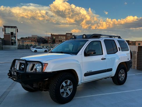 Used 2009 Nissan Xterra Off-Road w/ Tow Pkg AWD/4WD image 4
