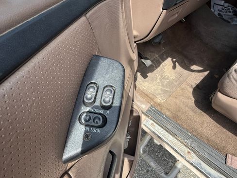 Used 1996 Ford F150 4x4 Regular Cab image 15
