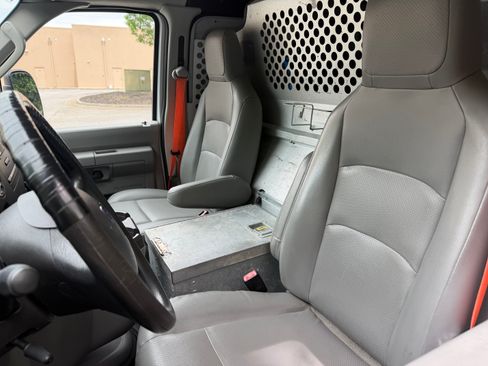 Used 2013 Ford E-150 and Econoline 150 RWD image 9