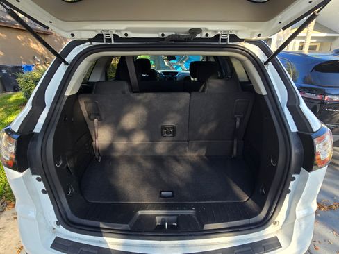 Used 2017 Chevrolet Traverse LT image 7