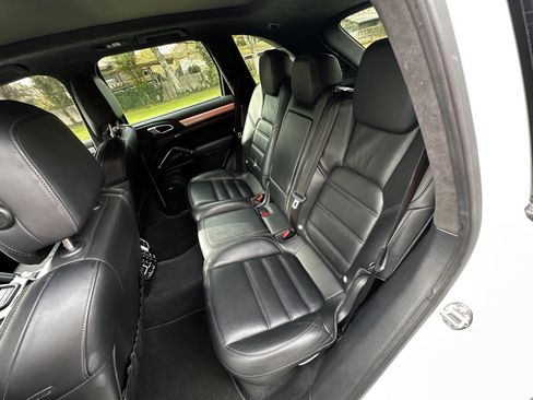 Used 2013 Porsche Cayenne Turbo w/ Sportdesign Pkg w/Side Skirts image 49