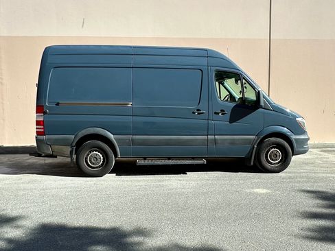 Used 2018 Mercedes-Benz Sprinter 2500 image 8