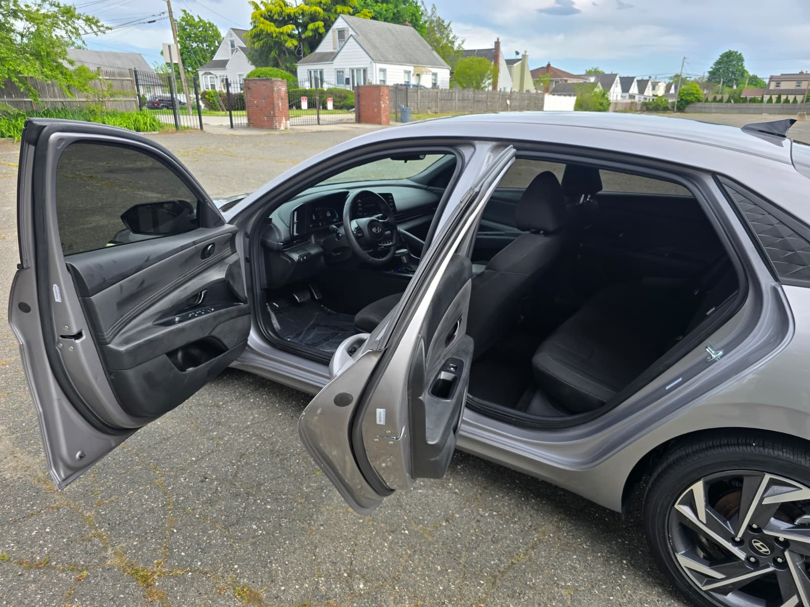 Used 2025 Hyundai Elantra Sport FWD image 10