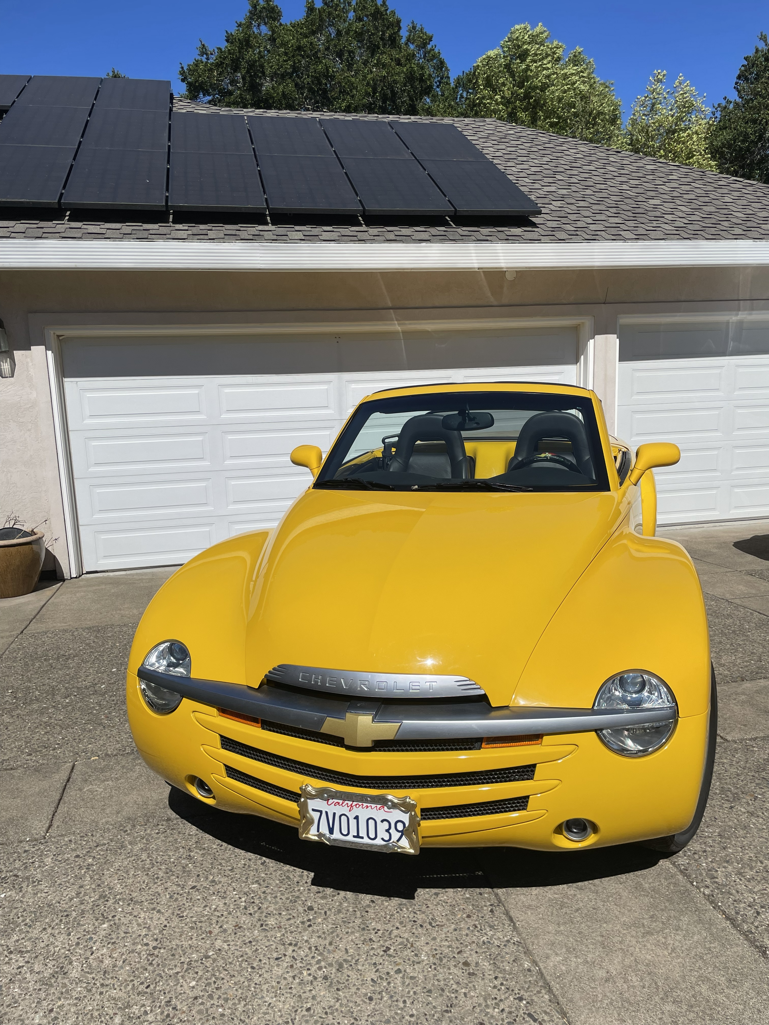 Used 2005 Chevrolet SSR w/ Preferred Equipment Group RWD image 4