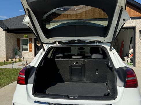 Used 2018 Mercedes-Benz GLA 250 4MATIC image 9