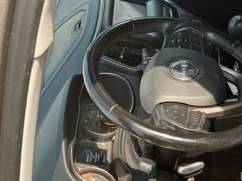 Used 2020 Jeep Cherokee Latitude Plus w/ Cold Weather Group image 10