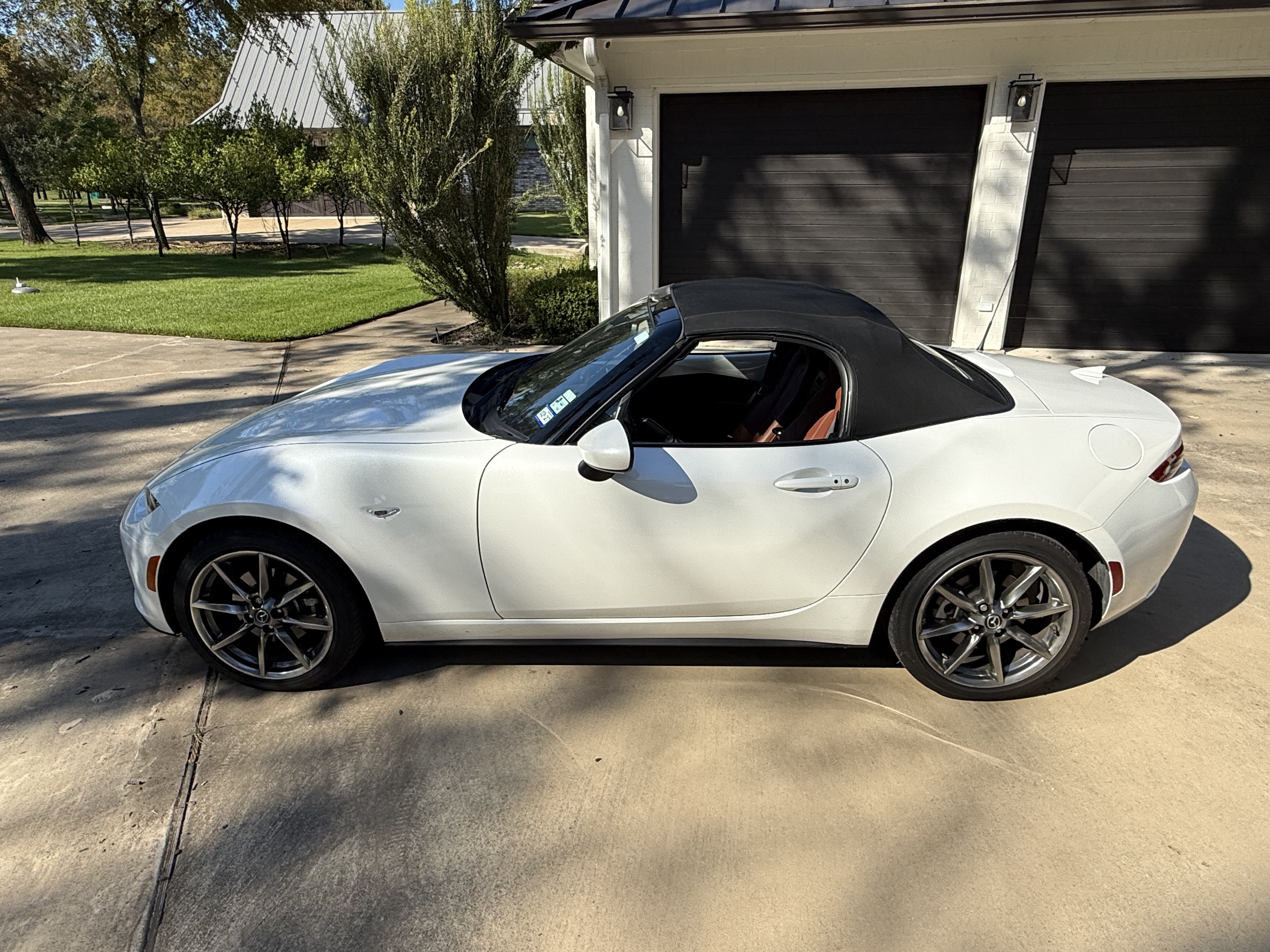 Used 2022 MAZDA MX-5 Miata Grand Touring w/ Weather Package RWD image 13