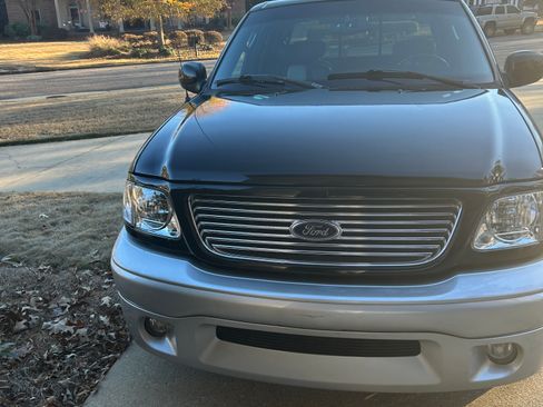 Used 2003 Ford F150 Harley-Davidson image 6