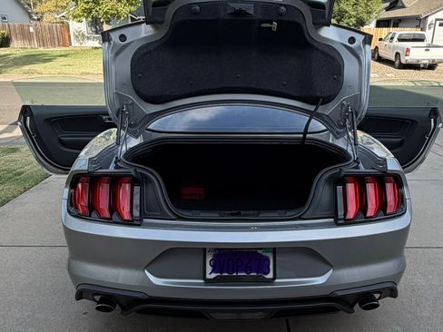 Used 2020 Ford Mustang Coupe RWD image 6