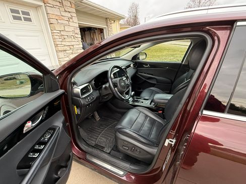 Used 2018 Kia Sorento SX image 11