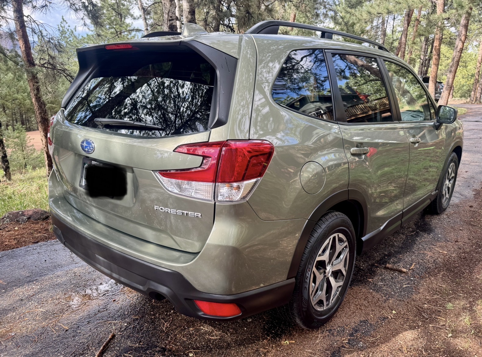 Used 2019 Subaru Forester Premium AWD/4WD image 4