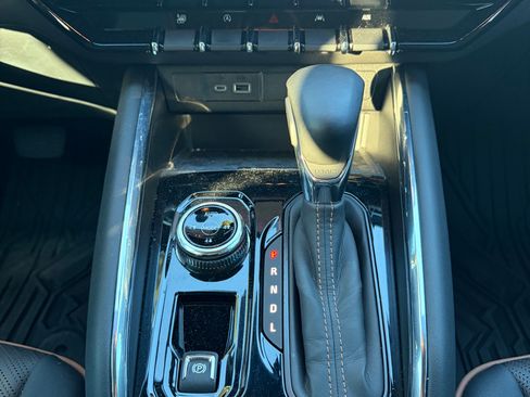 Used 2024 GMC Canyon AT4 w/ AT4 Premium Package image 23