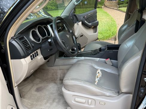 Used 2005 Toyota 4Runner Limited RWD image 9