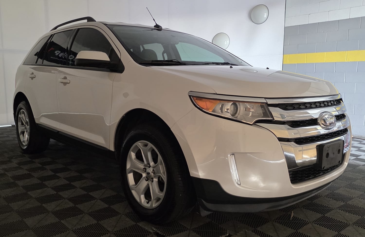 Used 2014 Ford Edge SEL FWD image 1
