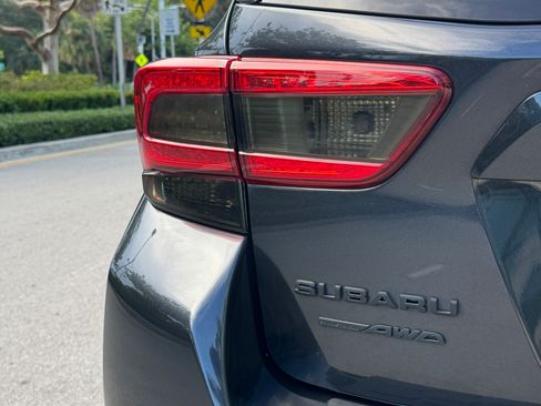 Used 2019 Subaru Crosstrek 2.0i Limited w/ Moonroof Package w/Navigation AWD/4WD image 11