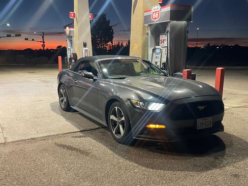 Used 2016 Ford Mustang Convertible w/ Equipment Group 051A image 1