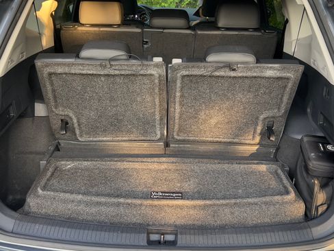 Used 2020 Volkswagen Tiguan SE w/ Panoramic Sunroof Package AWD/4WD image 25