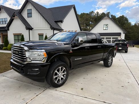 Used 2024 RAM 2500 Limited w/ Towing Technology Group image 1
