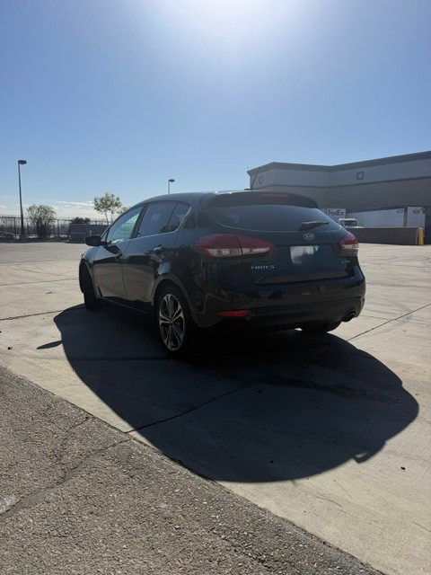 Used 2016 Kia Forte EX FWD image 2