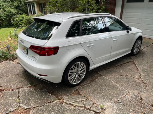 Used 2018 Audi A3 e-tron Premium Plus w/ Technology Package image 9