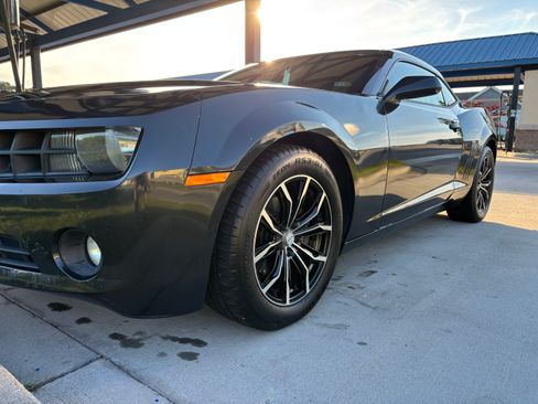 Used 2013 Chevrolet Camaro LT RWD image 2