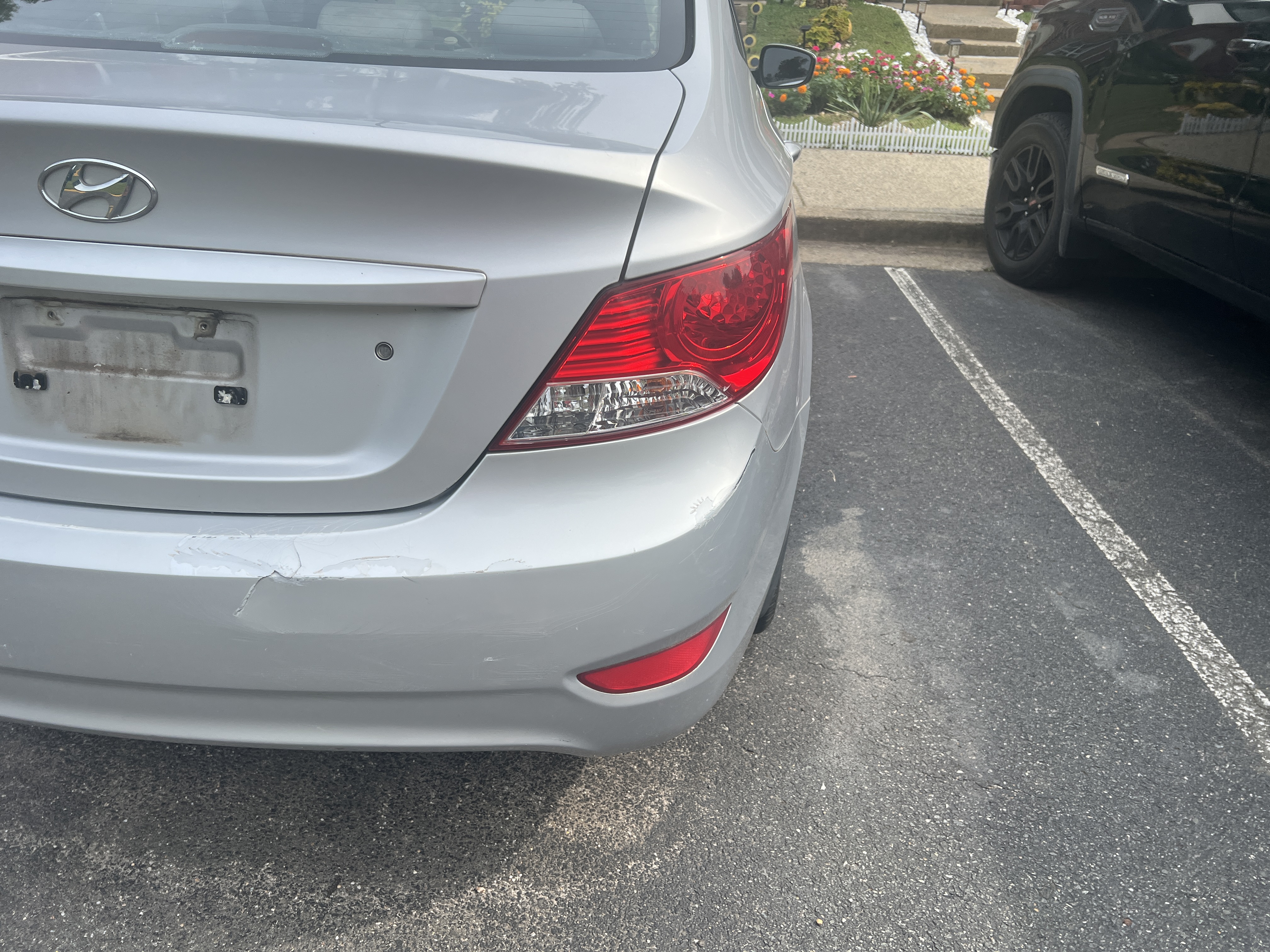 Used 2012 Hyundai Accent GLS w/ Premium Pkg 3 FWD image 18