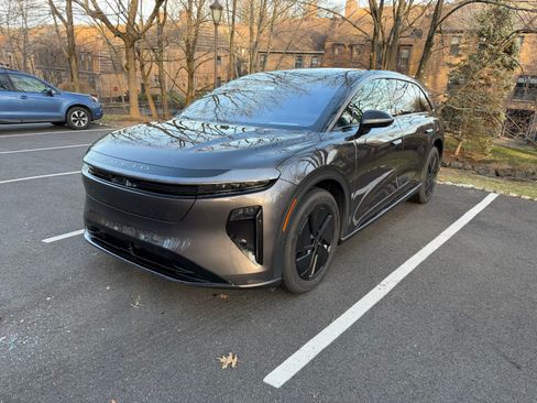 Used 2026 Lucid Gravity Grand Touring image 16