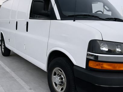 Used 2018 Chevrolet Express 2500 Extended Van 3D