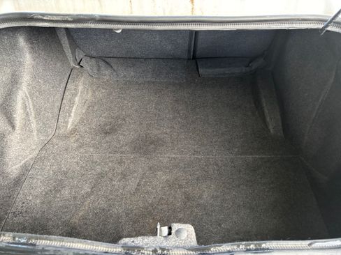 Used 2018 Dodge Challenger SXT image 19