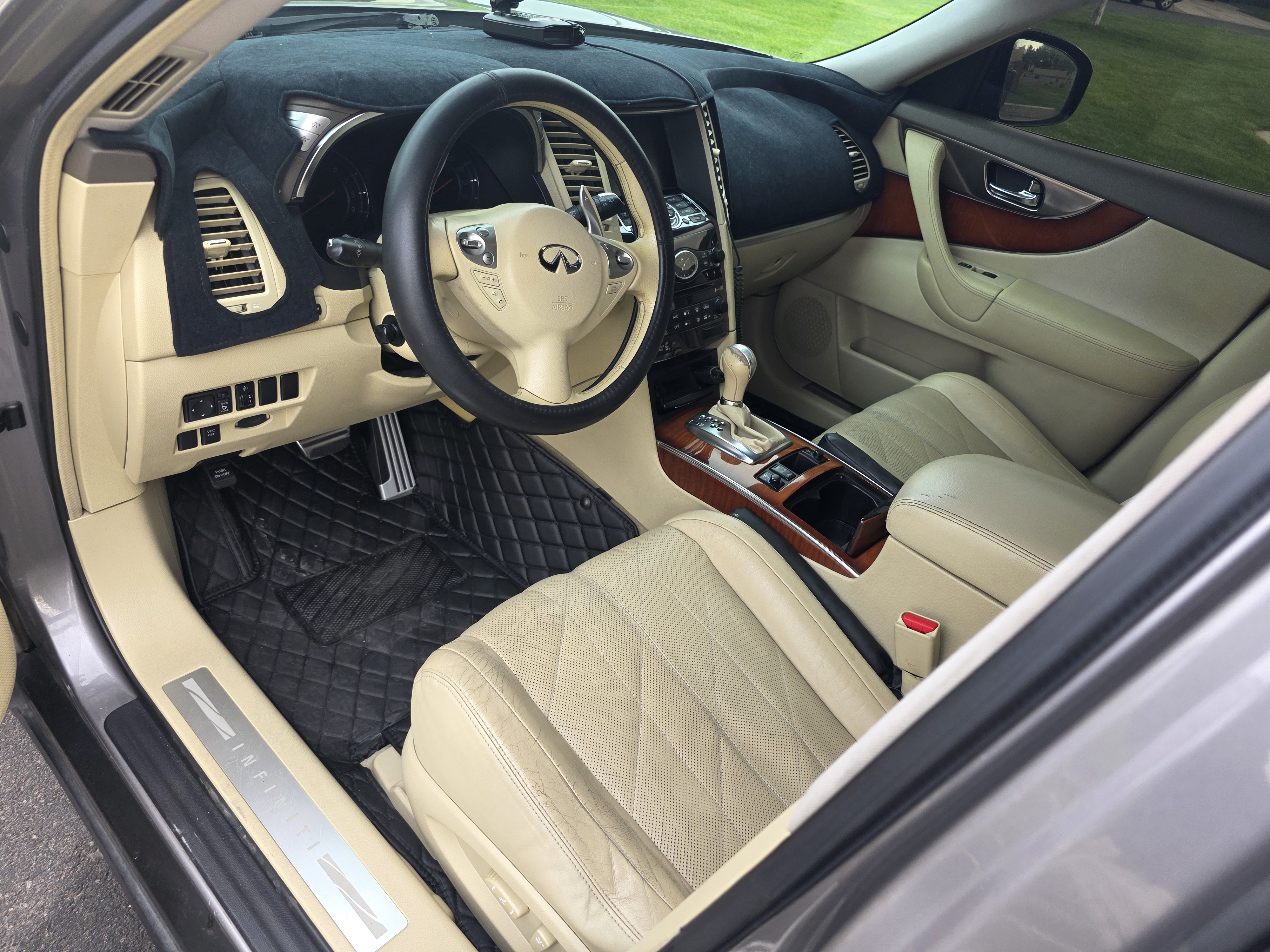 Used 2009 INFINITI FX50 AWD image 9