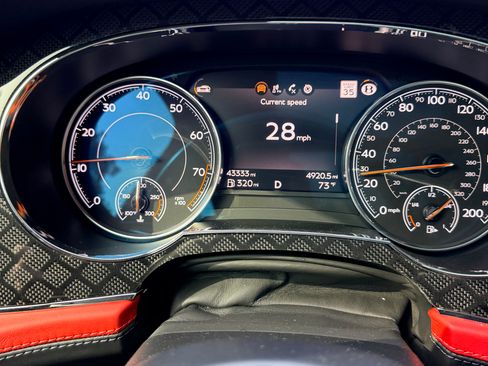 Used 2020 Bentley Bentayga image 9