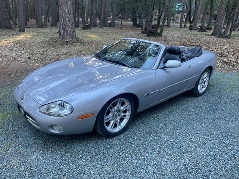 Used 2002 Jaguar XK8 Convertible RWD image 1