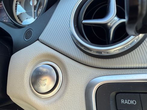 Used 2017 Mercedes-Benz GLA 250 4MATIC image 27