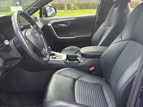 Used 2019 Toyota RAV4 XSE image 9