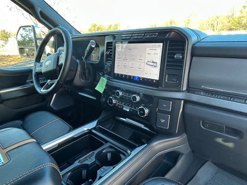 Used 2024 Ford F450 Platinum w/ FX4 Off-Road Package image 11