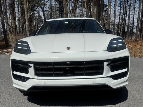 Used 2025 Porsche Cayenne S image 1