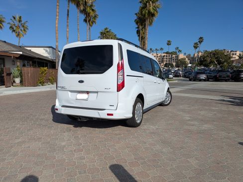 Used 2014 Ford Transit Connect XLT image 12