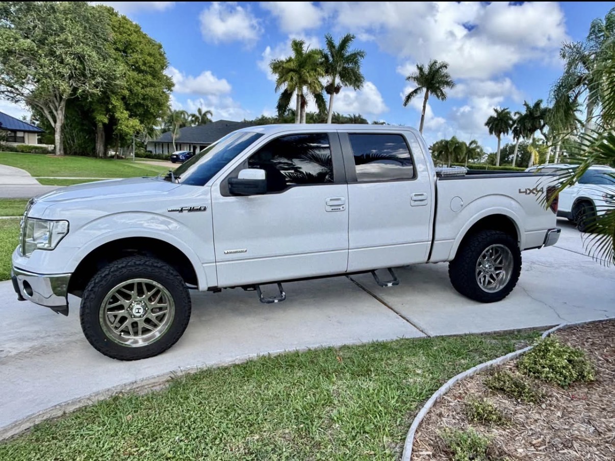 Used 2013 Ford F150 Lariat w/ Mid Equipment Group AWD/4WD image 4