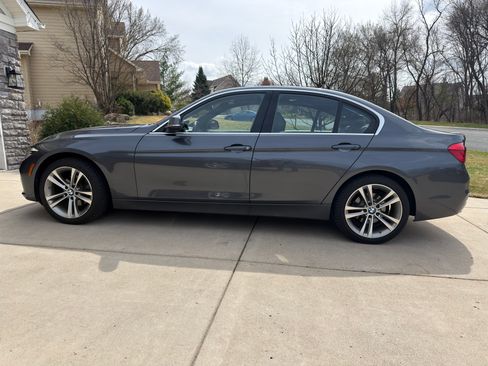Used 2017 BMW 330i xDrive Sedan image 1