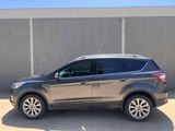 Used 2017 Ford Escape Titanium image 2