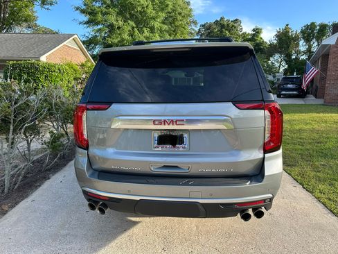 Used 2023 GMC Yukon Denali w/ Denali Reserve Package AWD/4WD image 4