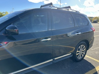 Used 2014 Nissan Pathfinder SL w/ SL Tech Package AWD/4WD image 2